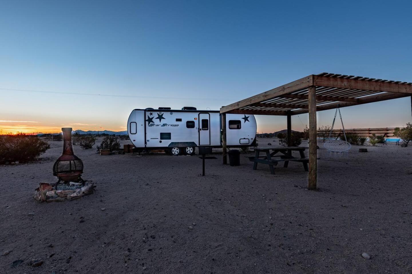 Jt Village Campground - Star Stream Joshua Tree Exterior photo